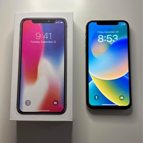iPhone X 256GB Factory Unlocked - Brand New - Picture 2 of 4